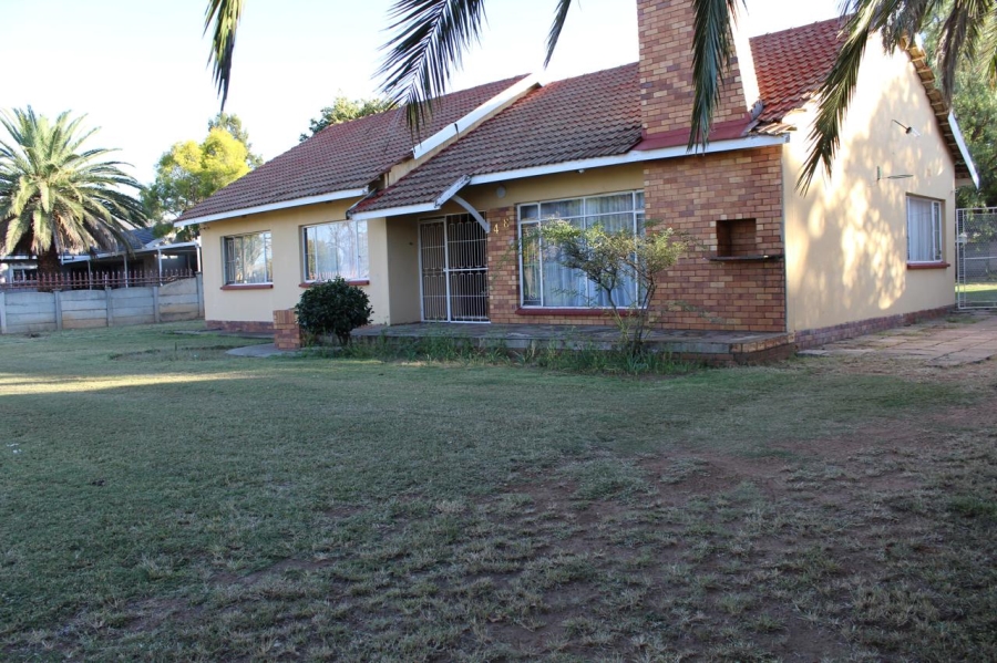 3 Bedroom Property for Sale in La Hoff North West